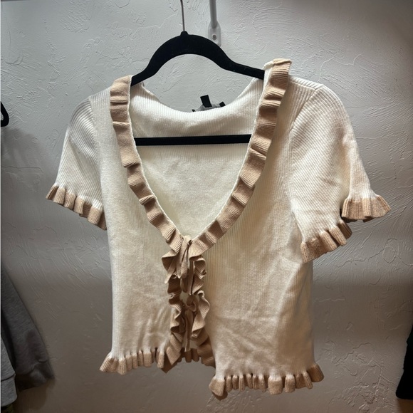 Lulu's Ruffled Tie Front Top - Picture 2 of 3